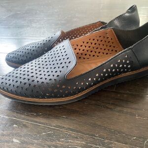 Adrienne Vittadini Womens Flats Back